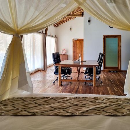 Komodo Resort Sebayur Kültér fotó
