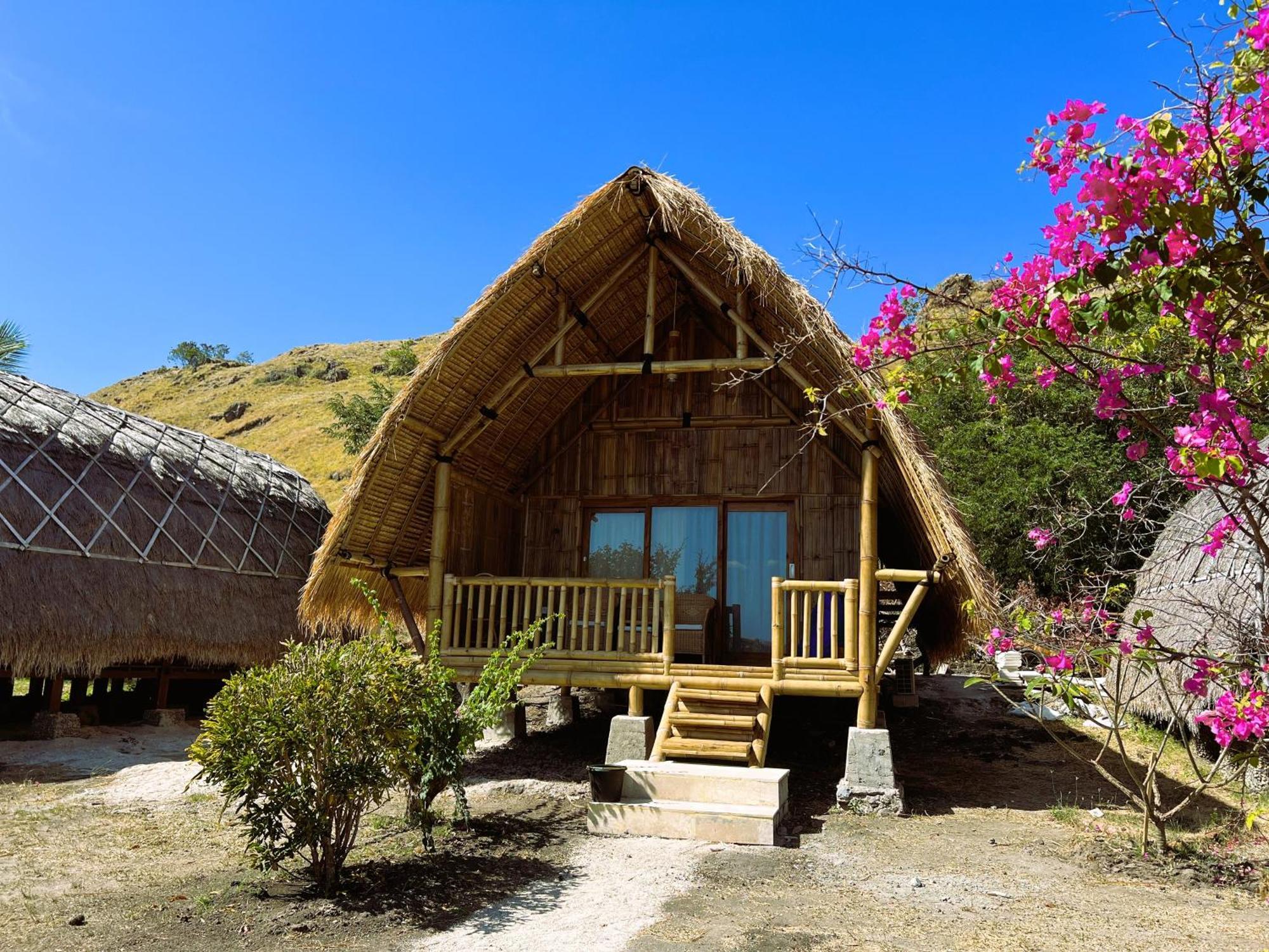 Komodo Resort Sebayur Kültér fotó